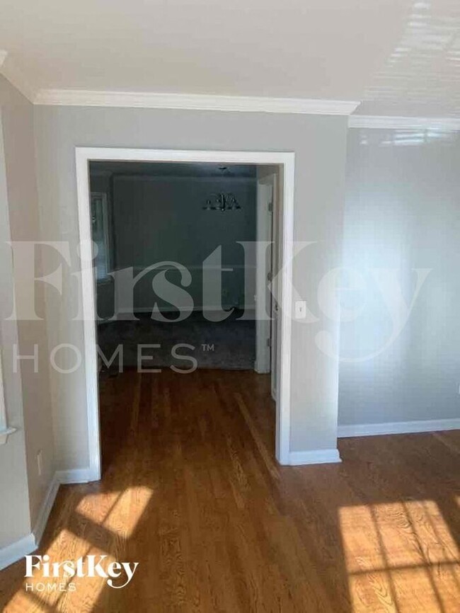 Building Photo - 3407 Chatsworth Way