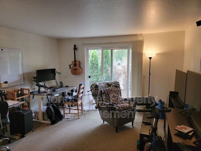 Foto del edificio - 654 SW 7th St