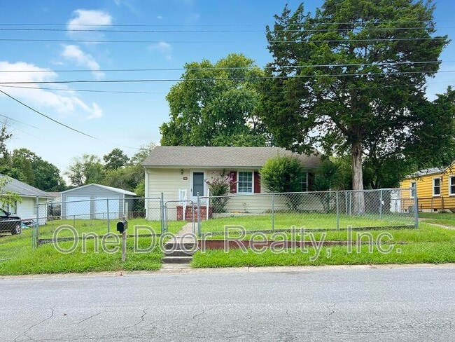 Building Photo - 130 Nelson Dr