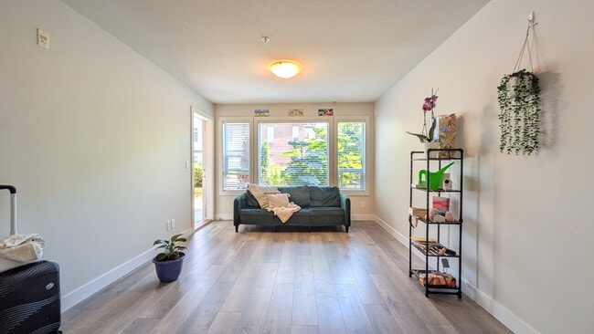 Building Photo - 9422 Victor St