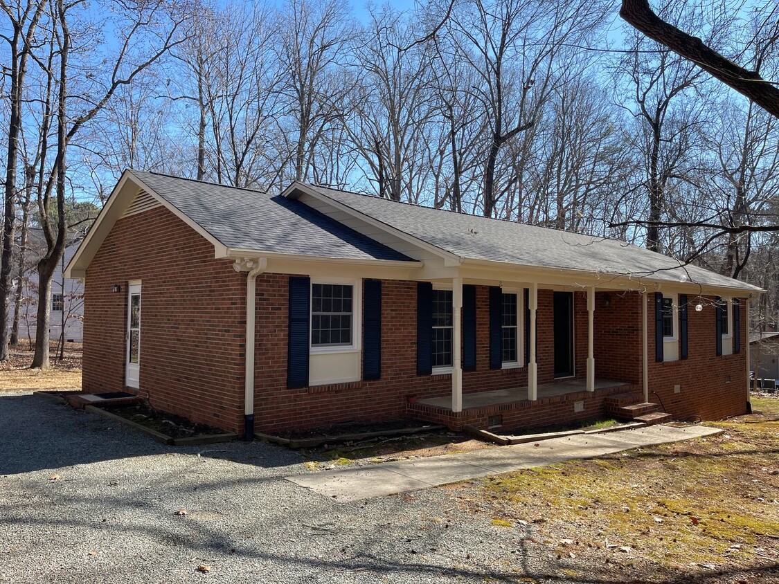 Foto principal - Lovely 3br 2ba home in quiet Chapel Hill n...