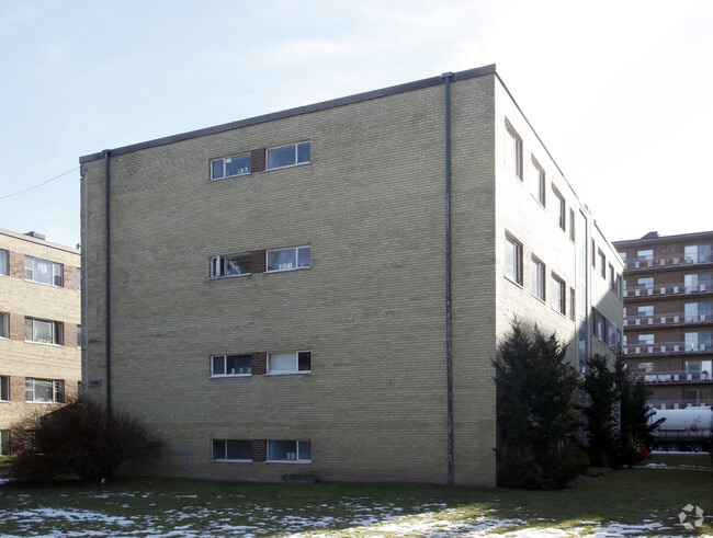 Primary Photo - Robinson Court Apartments