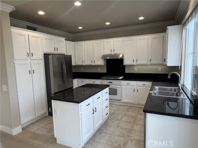 Building Photo - 43 Straw Flower