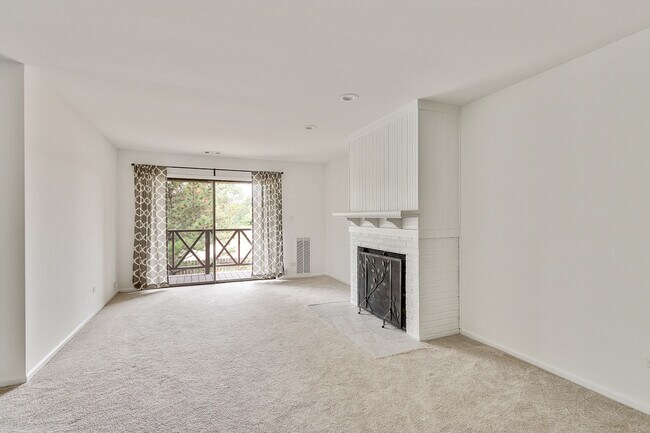 Building Photo - 1220 Knottingham Ct