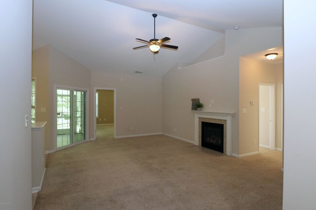 Building Photo - 304 Weatherford Dr
