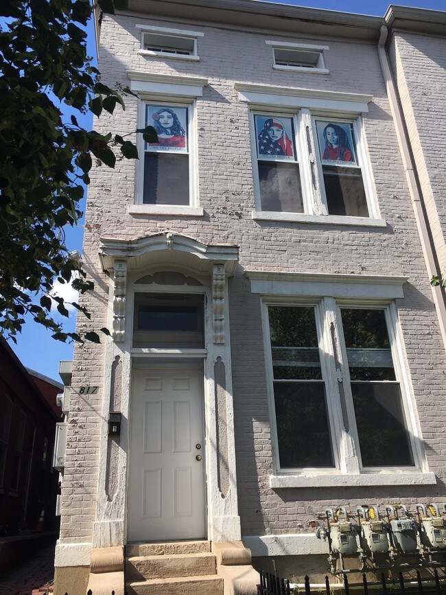 Foto del edificio - 817 E Gray St