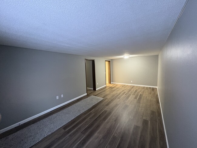 Foto del edificio - 310 S Pike St