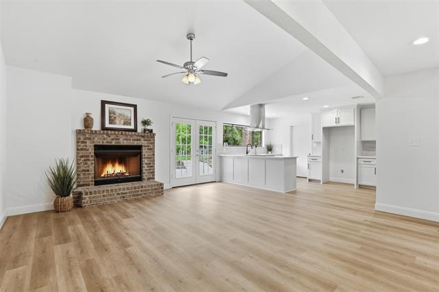 Foto del edificio - 300 Hidden Valley Dr