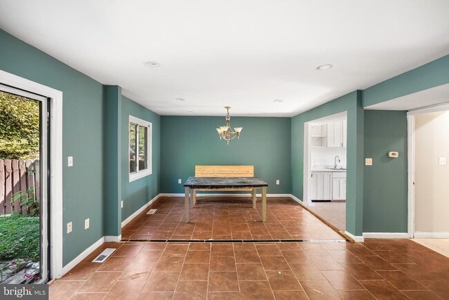 Building Photo - 2696 Seville Cir