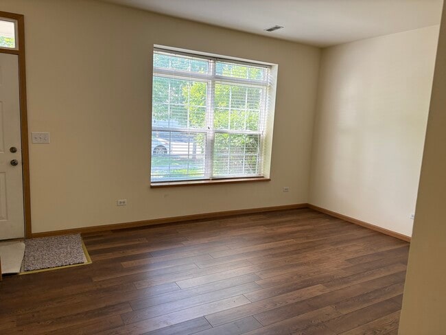 Foto del edificio - 7207 Bradley Dr