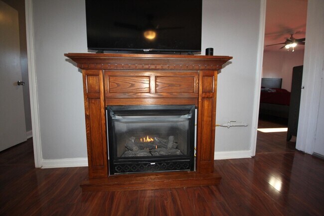 Building Photo - 522 Slade St