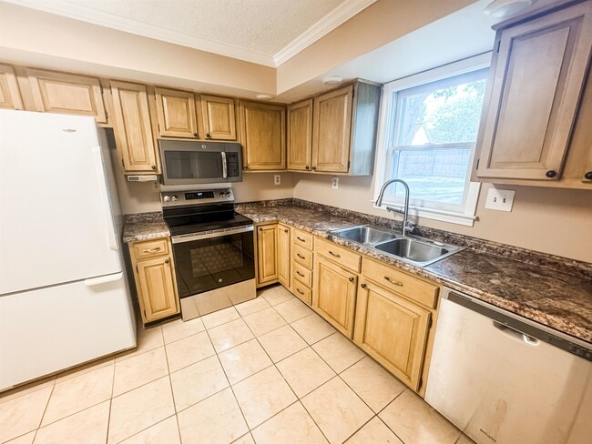 Building Photo - 1062 Fredericksburg Cove
