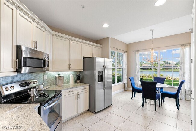 Foto del edificio - 8081 Players Cove Dr