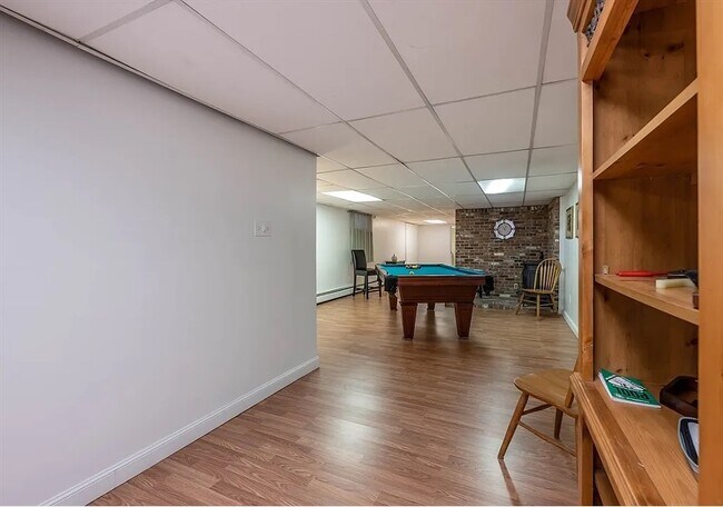 Foto del edificio - 102 Hillside Rd