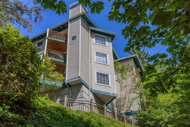 Building Photo - 9200 Redmond Place