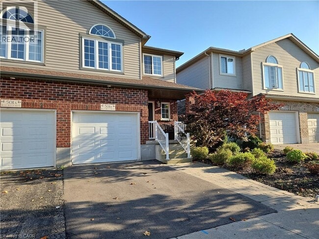 Photo du bâtiment - 501 Blue Beech Blvd