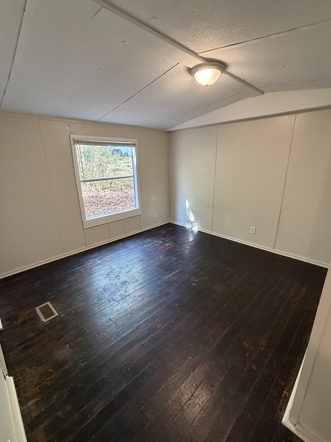 Foto del edificio - 61 Platinum Dr