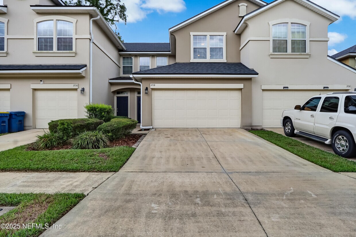 Foto principal - 3728 American Holly Rd