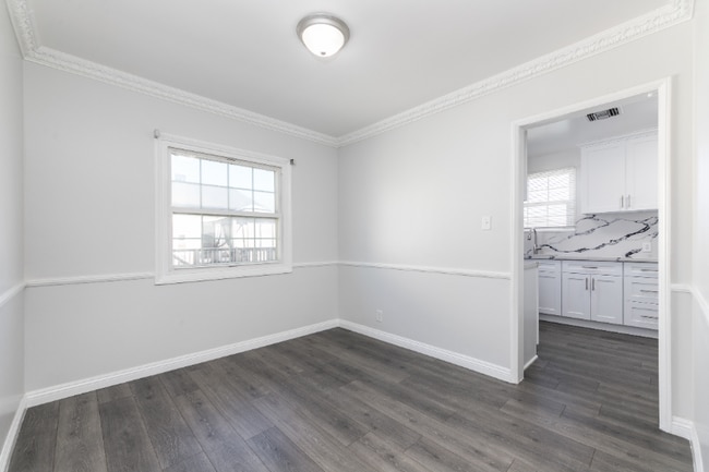 Building Photo - 2145 W 104th St