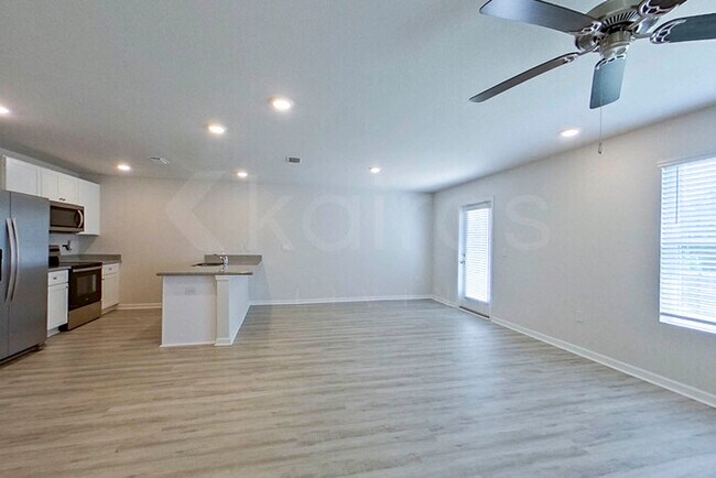 Building Photo - 4746 Malay Cir