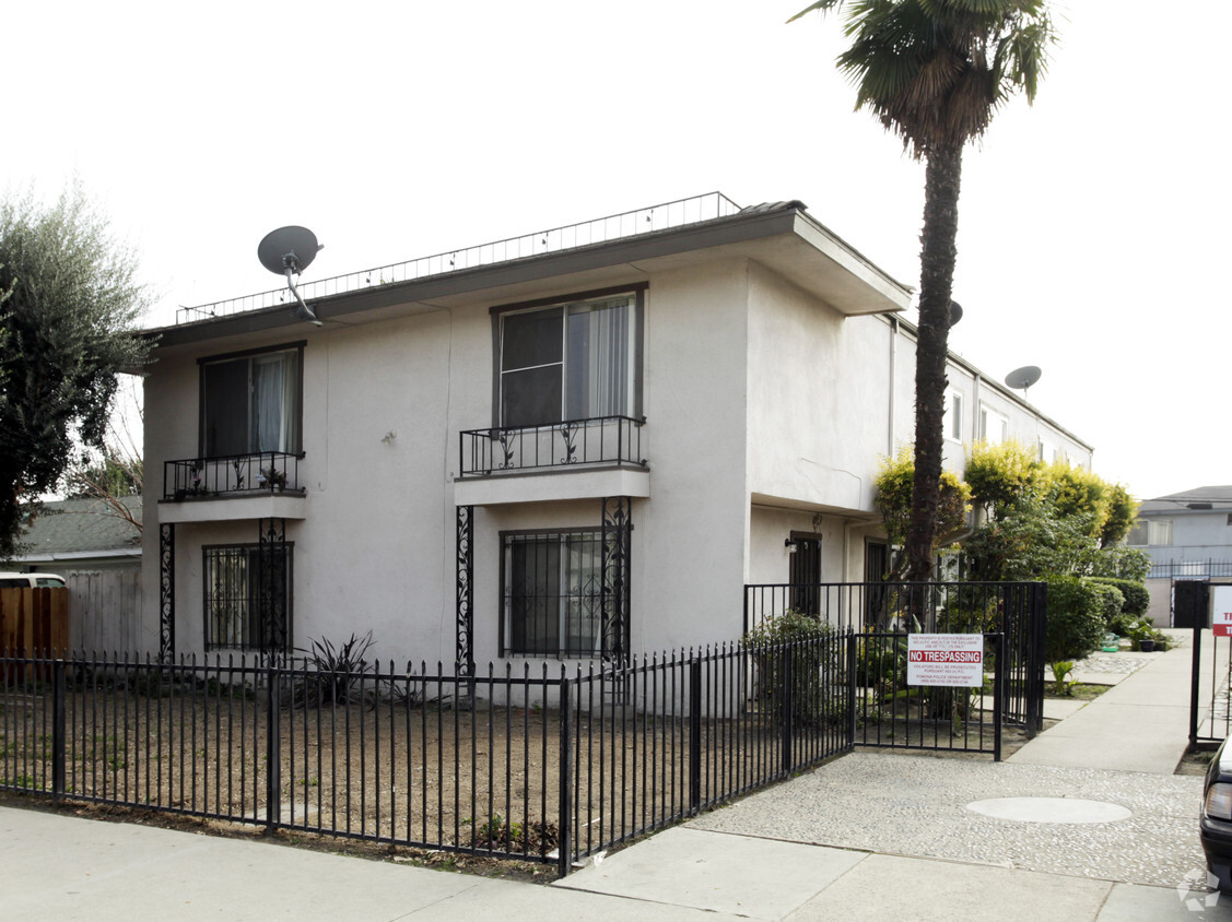 Primary Photo - Olive Manor Apartments