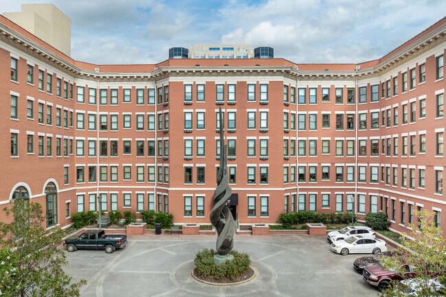 Building Photo - Gayoso House & Pembroke Square