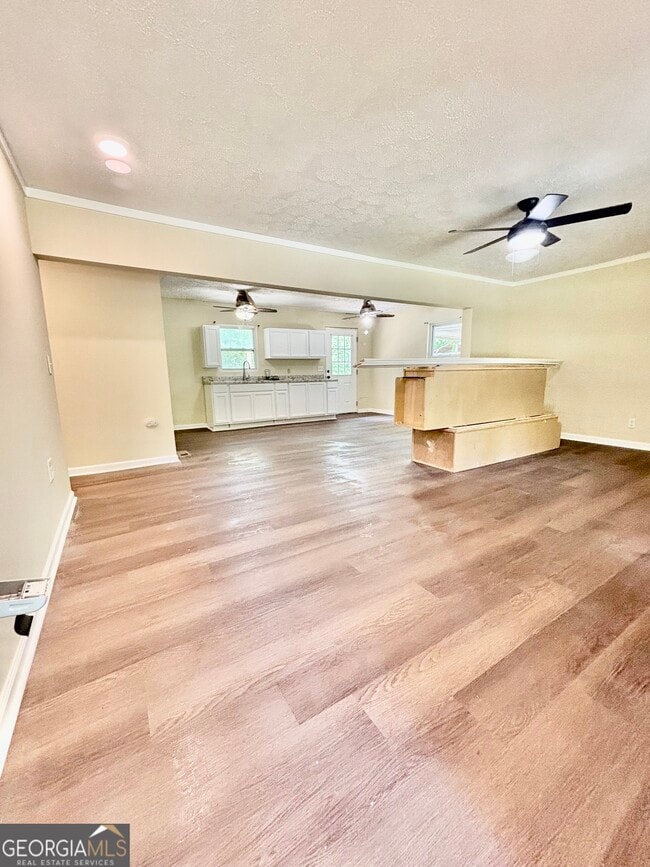 Building Photo - 481 Vega Rd