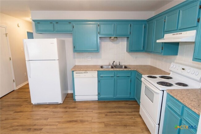 Building Photo - 4107 Primrose Dr