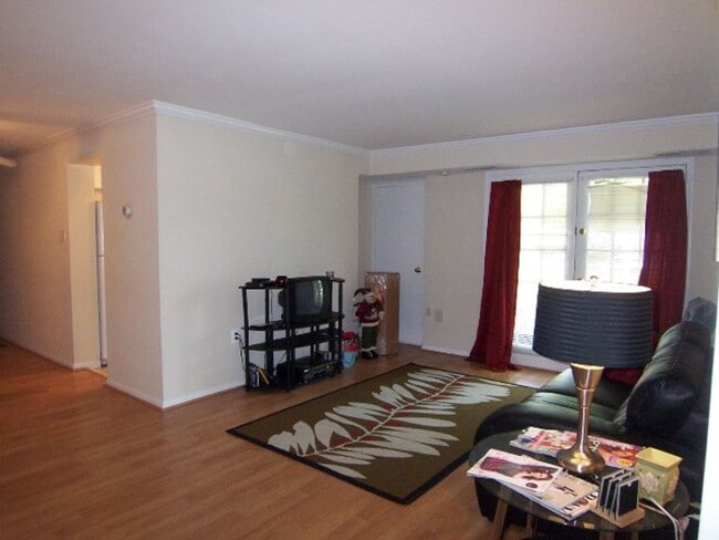Foto del edificio - Sail into this 2BR 1BA at the Mayflower Co...
