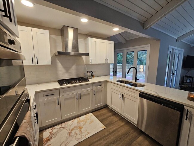 Foto del edificio - 1052 Indian Hills Pkwy NE