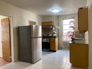 Building Photo - 98 Bristol St Building Photo - 98 Bristol St