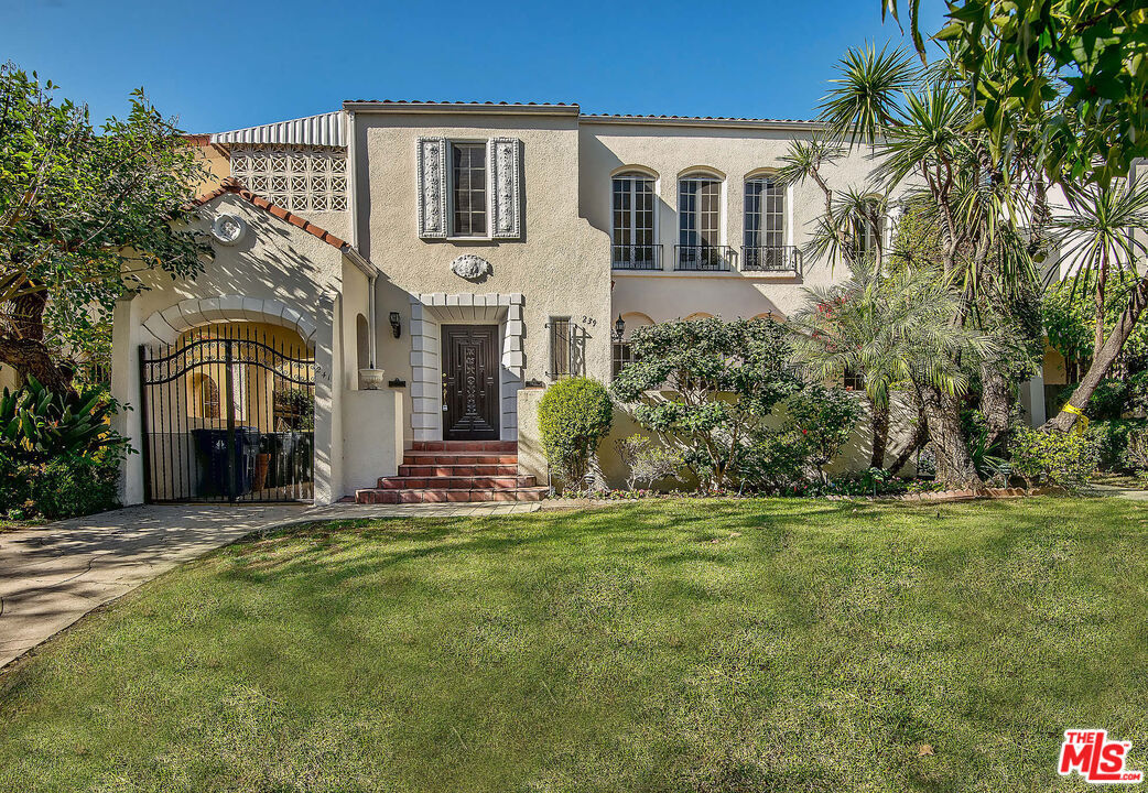 Foto principal - 239 S Orange Dr