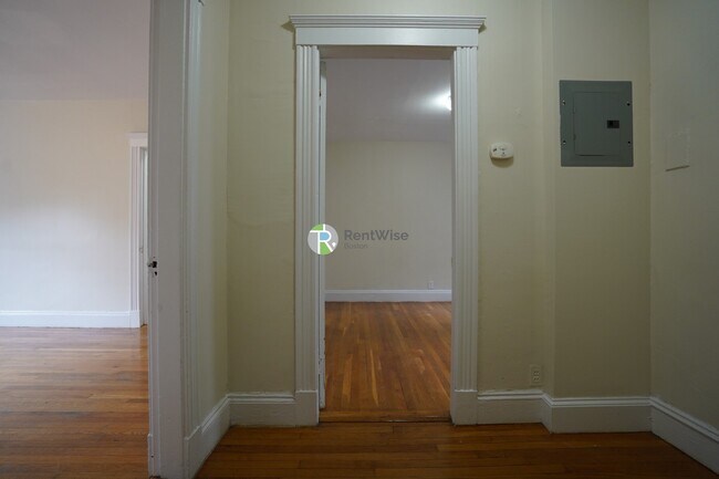 Foto del edificio - 231-235 Park Dr