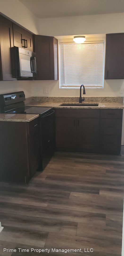 Foto del edificio - 3 br, 1.5 bath House - 619 S 75th St