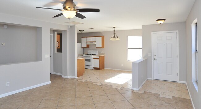 Building Photo - 1596 W Carey Belle Ct
