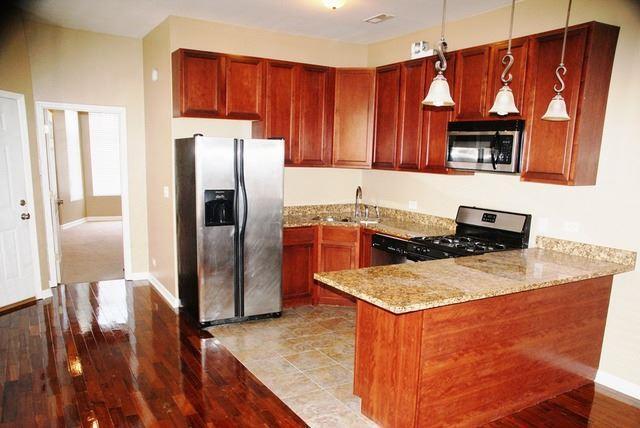 Building Photo - 2 bedroom in Chicago IL 60637