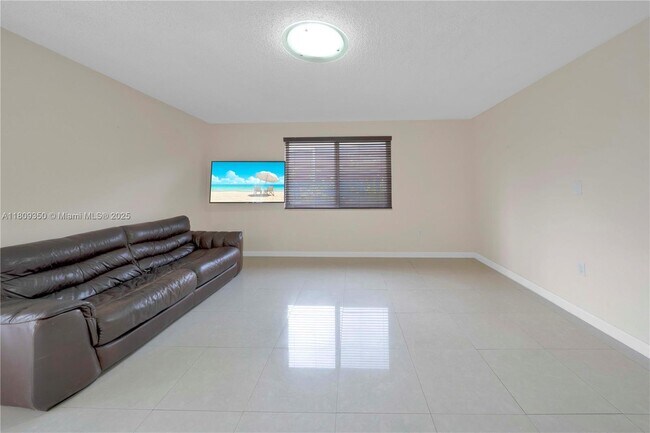 Foto del edificio - 1701 NW 37th Ave