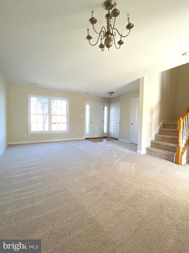 Primary Photo - 10443 Westgate Ct