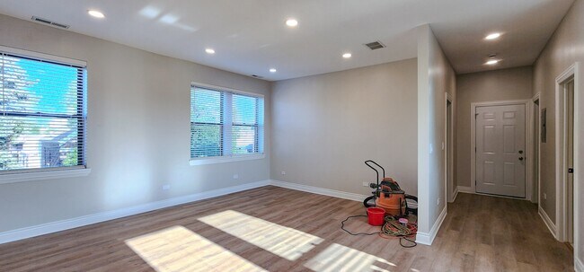 Building Photo - 3600 W 26th St