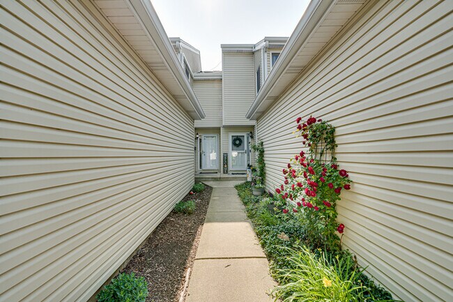 Foto del edificio - 1633 Hilton Head Dr