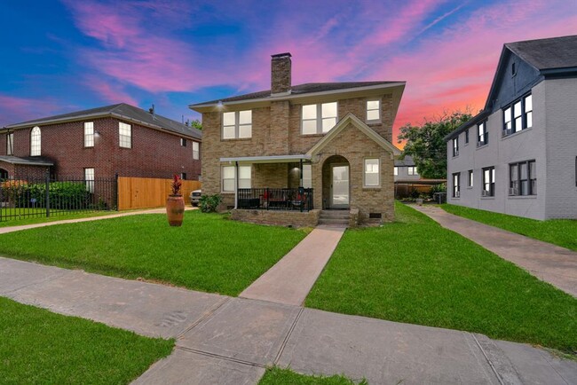 Building Photo - 2622 Rosedale St