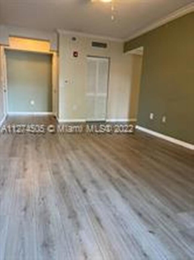 Building Photo - 101 SW 117th Ave