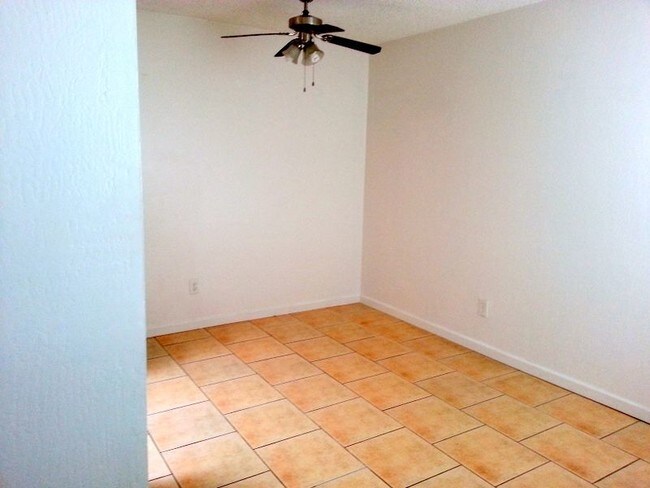 Building Photo - 72 Merrimac Pl