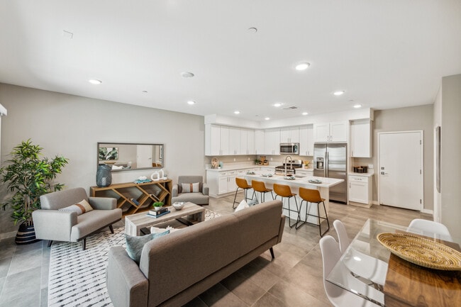 Building Photo - KSB - Santa Fe Townhomes