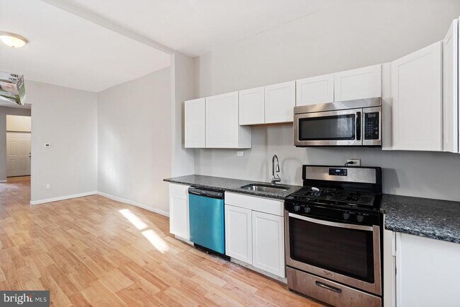 Building Photo - 2453 N 30th St