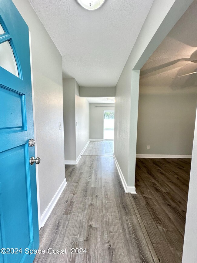 Building Photo - 245 Monaco Rd