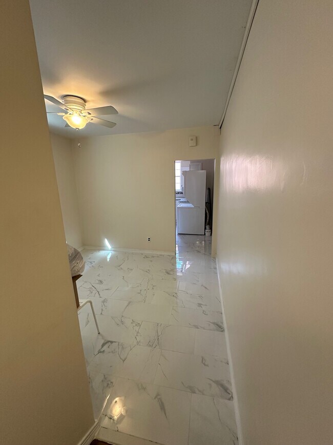 Foto del edificio - 1625 W Porter St