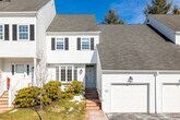 Foto principal - 11 Hawthorne Ct
