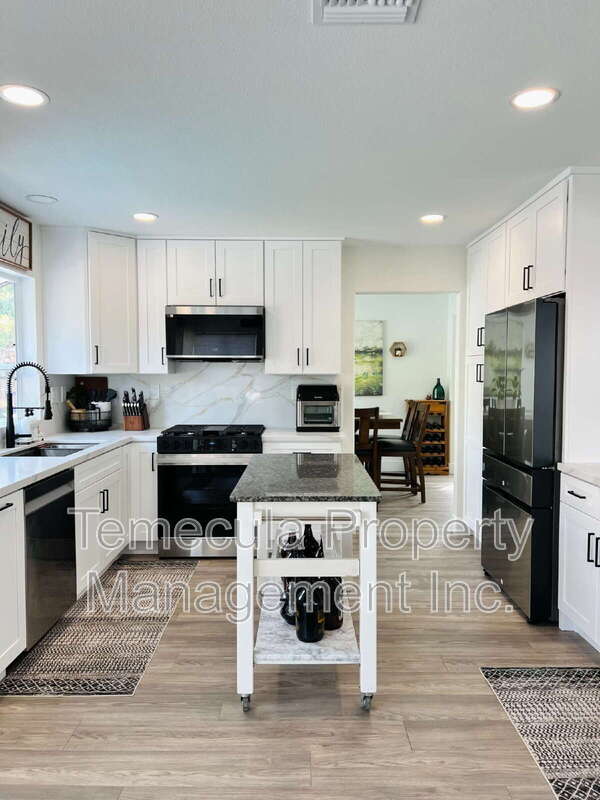 Building Photo - 40536 New Town Dr
