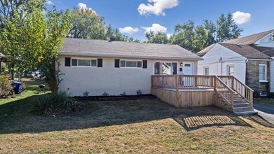 Building Photo - 3134 Medina Ave